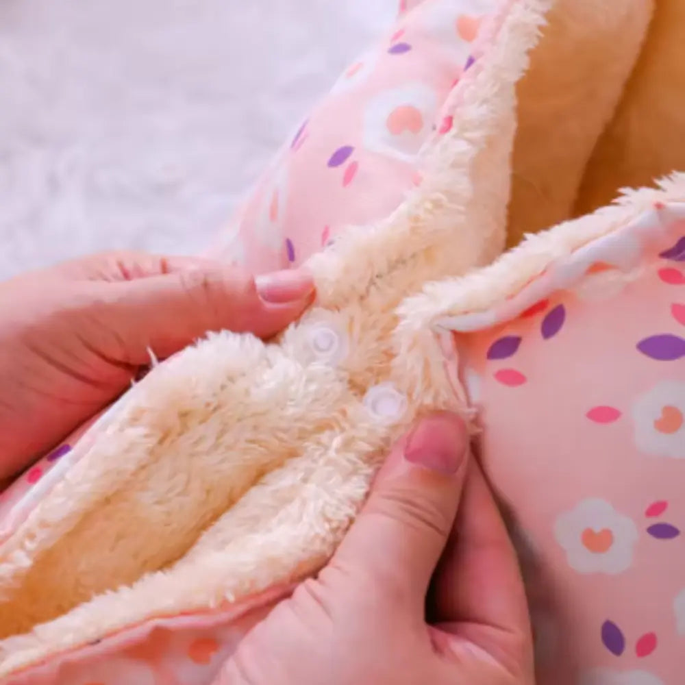 photo montrant attaches canape pour chien rose